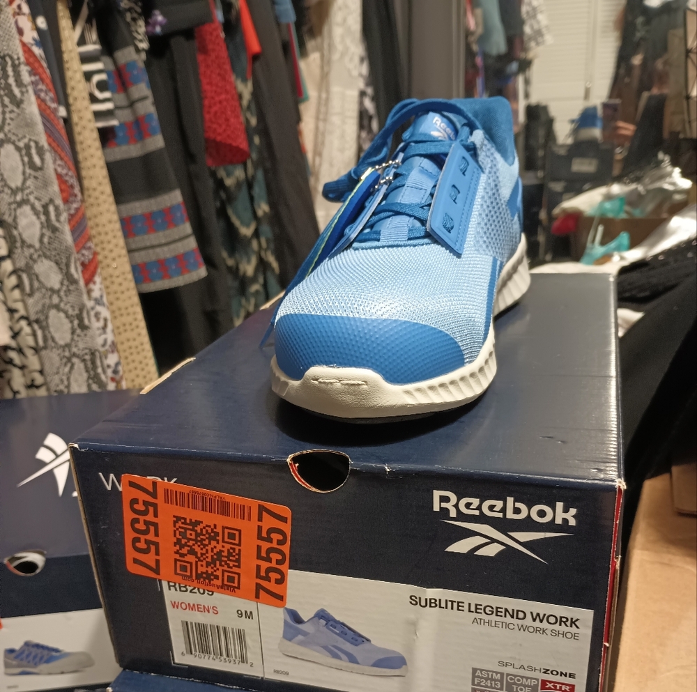 New Reebok work sneakers - Picture 6 of 9